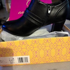 East street black ankle boot